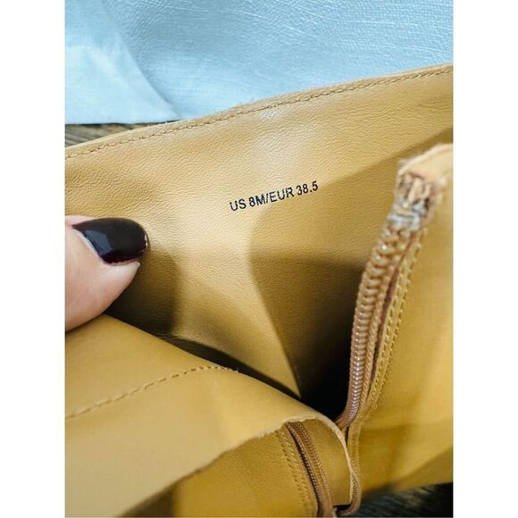 VINCE KAYE NWOB LEATHER ANKLE BOOTIES - Picture 9 of 12